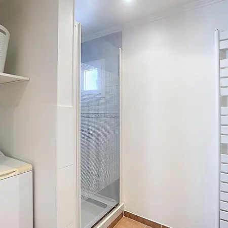Holiday home Maison 50m2 Dans Propriete Privee A 20 Minutes De La Marseille